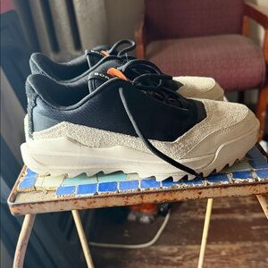 Sorel Black and Cream una11 women’s